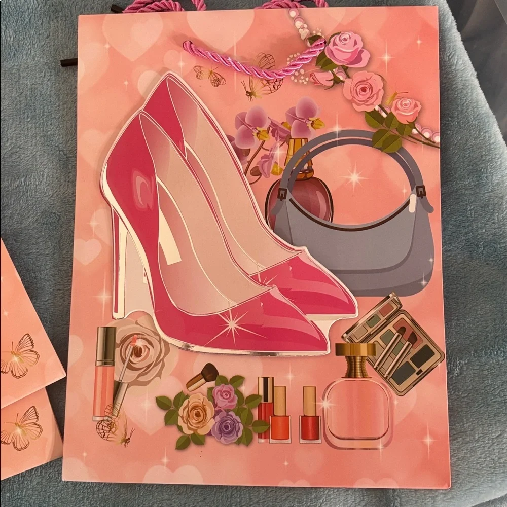 Pink Gift Bags with Fashion and Beauty Design(set of 6) - Picture 3 of 5